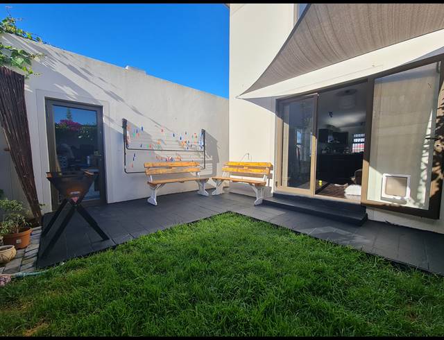 2 BEDROOM TOWNHOUSE FOR SALE IN WEST BEACH